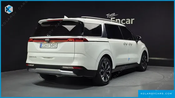 KIA CARNIVAL 9-SEATER NOBLESSE
