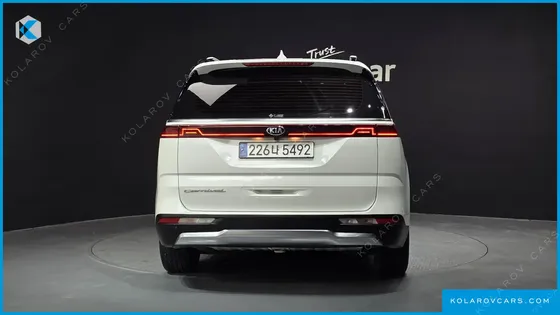 KIA CARNIVAL 9-SEATER NOBLESSE