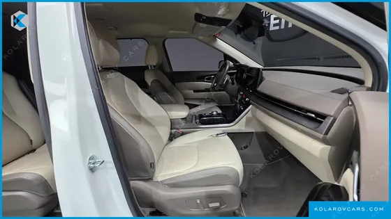 KIA CARNIVAL 9-SEATER NOBLESSE