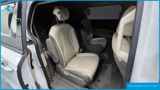 KIA CARNIVAL 9-SEATER NOBLESSE