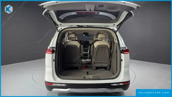 KIA CARNIVAL 9-SEATER NOBLESSE