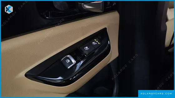 KIA CARNIVAL 7-SEATER SIGNATURE