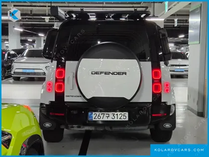 LAND ROVER DEFENDER 110 D300 X-DYNAMIC HSE