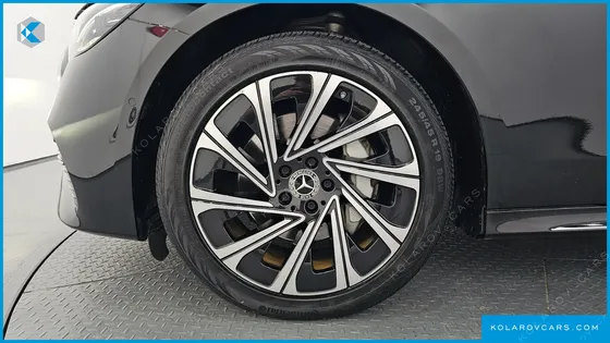 MERCEDES E-CLASS E300 4MATIC EXCLUSIVE