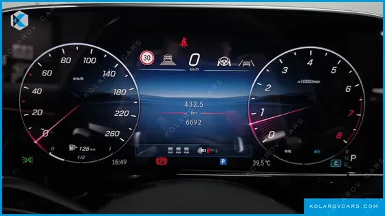 MERCEDES E-CLASS E300 4MATIC AMG LINE