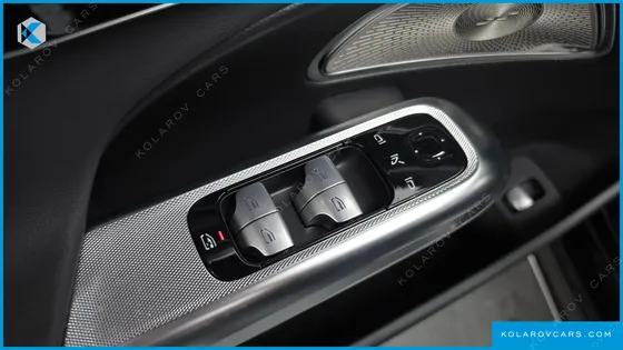 MERCEDES E-CLASS E300 4MATIC AMG LINE