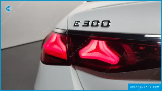 MERCEDES E-CLASS E300 4MATIC AMG LINE