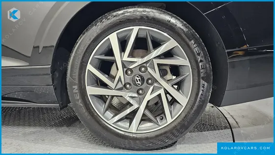 HYUNDAI GRANDEUR PREMIUM
