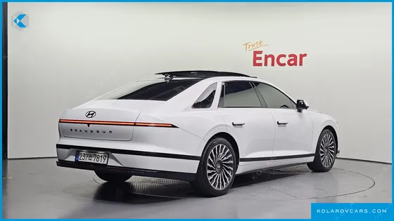 HYUNDAI GRANDEUR CALLIGRAPHY