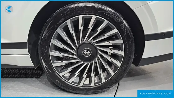 HYUNDAI GRANDEUR CALLIGRAPHY