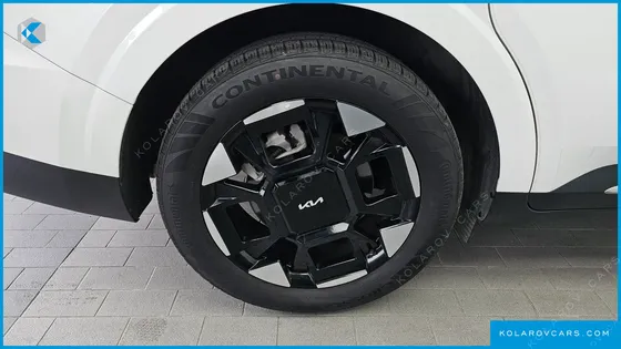 KIA CARNIVAL 9-SEATER SIGNATURE