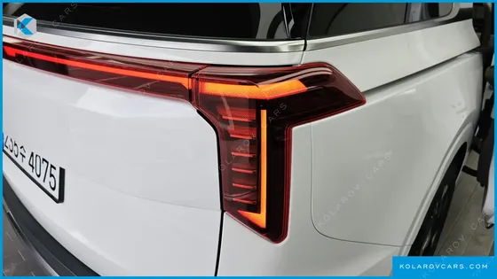 KIA CARNIVAL 9-SEATER SIGNATURE