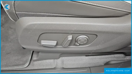 KIA CARNIVAL 9-SEATER SIGNATURE