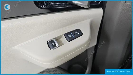 KIA CARNIVAL 9-SEATER SIGNATURE