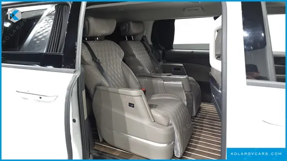 KIA CARNIVAL 9-SEATER NOBLESSE