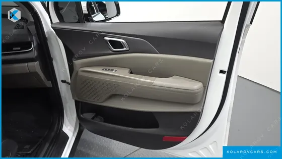 KIA CARNIVAL 9-SEATER NOBLESSE