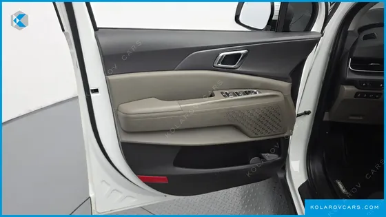 KIA CARNIVAL 9-SEATER NOBLESSE