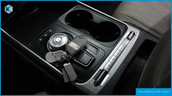 KIA CARNIVAL HEV 9 SEATER PRESTIGE