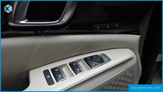 KIA CARNIVAL HEV 9-SEATER HI-LIMOUSINE