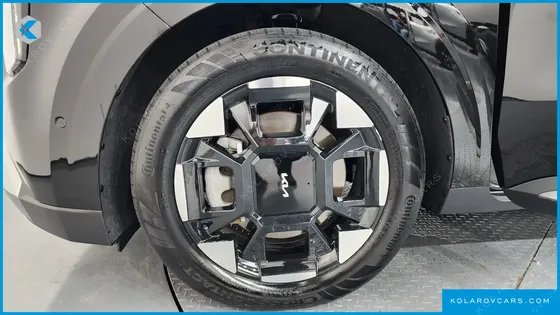 KIA CARNIVAL GASOLINE 9-SEATER SIGNATURE