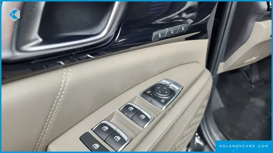 KIA CARNIVAL GASOLINE 9-SEATER SIGNATURE