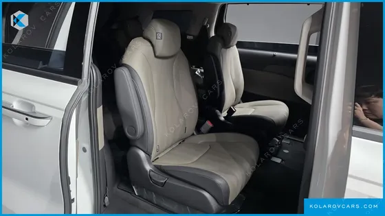 KIA CARNIVAL GASOLINE 9-SEATER NOBLESSE