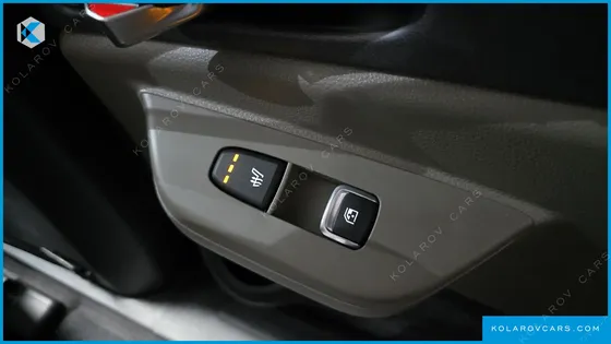 KIA CARNIVAL GASOLINE 9-SEATER NOBLESSE