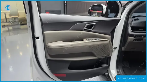 KIA CARNIVAL GASOLINE 9-SEATER NOBLESSE
