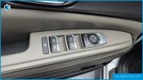 KIA CARNIVAL GASOLINE 9-SEATER NOBLESSE