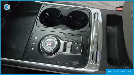 KIA CARNIVAL 9-SEATER PRESTIGE