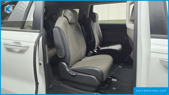 KIA CARNIVAL 9-SEATER PRESTIGE