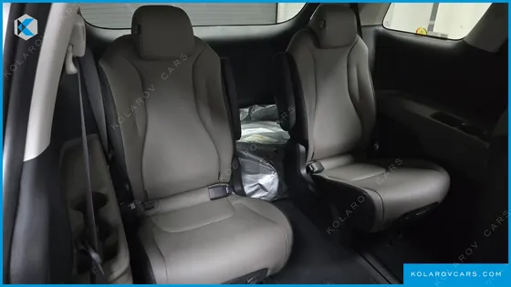 KIA CARNIVAL 9-SEATER PRESTIGE