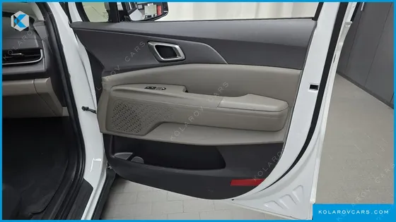 KIA CARNIVAL 9-SEATER PRESTIGE