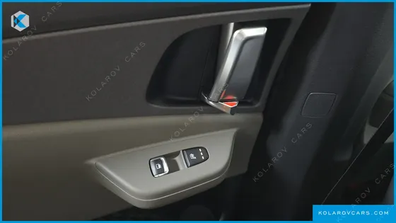KIA CARNIVAL 9-SEATER PRESTIGE