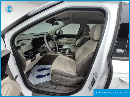 KIA CARNIVAL GASOLINE 9-SEATER SIGNATURE