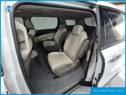 KIA CARNIVAL GASOLINE 9-SEATER SIGNATURE