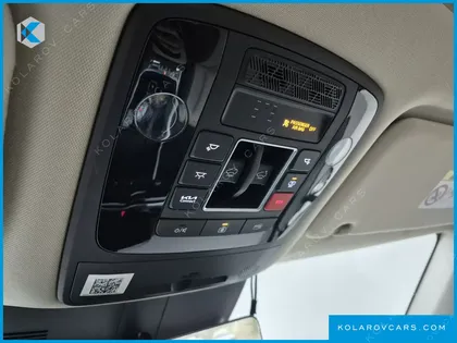 KIA CARNIVAL GASOLINE 9-SEATER SIGNATURE
