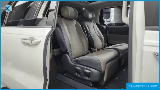 KIA CARNIVAL GASOLINE 7-SEATER SIGNATURE