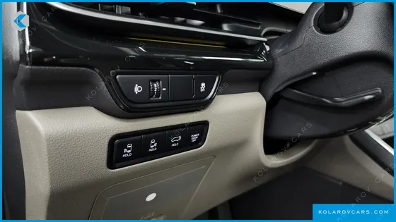 KIA CARNIVAL GASOLINE 7-SEATER SIGNATURE