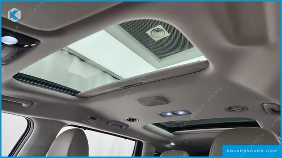 KIA CARNIVAL GASOLINE 7-SEATER SIGNATURE