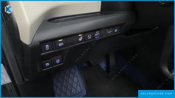 TOYOTA SIENNA 2.5 HYBRID AWD