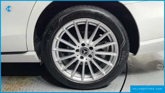 MERCEDES E-CLASS E220D 4MATIC EXCLUSIVE