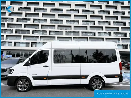 HYUNDAI SOLATI 15-SEATER