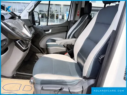 HYUNDAI SOLATI 15-SEATER