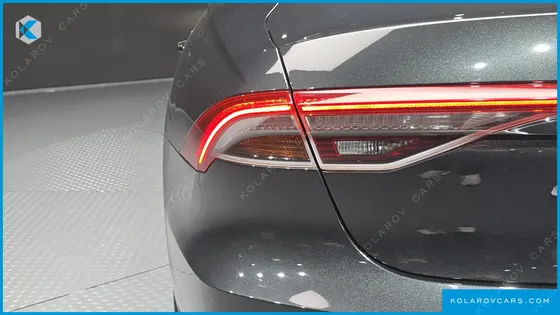HYUNDAI GRANDEUR LE BLANC