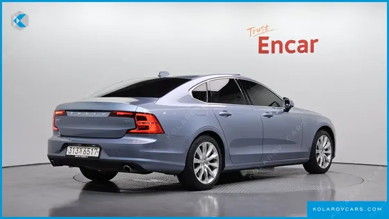 VOLVO S90 T5 MOMENTUM
