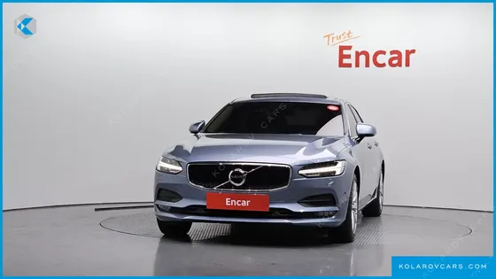 VOLVO S90 T5 MOMENTUM