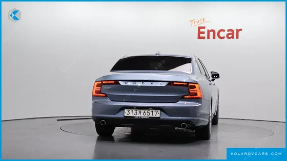 VOLVO S90 T5 MOMENTUM