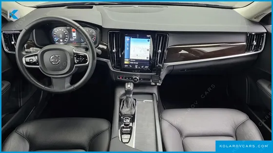 VOLVO S90 T5 MOMENTUM