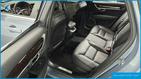 VOLVO S90 T5 MOMENTUM